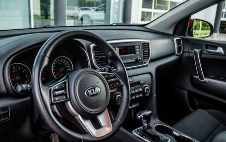 KIA Sportage IV рестайлинг, 2020 год, 2 640 000 рублей, 16 фотография