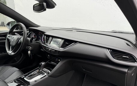 Opel Insignia II рестайлинг, 2021 год, 1 900 000 рублей, 10 фотография