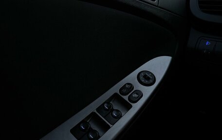 Hyundai Solaris II рестайлинг, 2015 год, 990 000 рублей, 14 фотография
