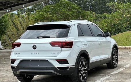 Volkswagen T-Roc I, 2023 год, 1 570 000 рублей, 4 фотография