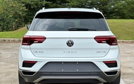 Volkswagen T-Roc I, 2023 год, 1 570 000 рублей, 5 фотография