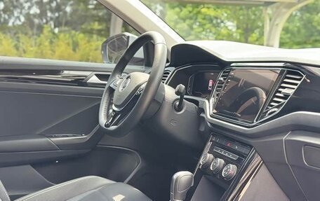 Volkswagen T-Roc I, 2023 год, 1 570 000 рублей, 12 фотография