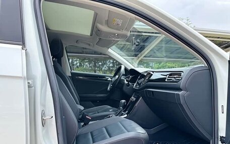 Volkswagen T-Roc I, 2023 год, 1 570 000 рублей, 13 фотография