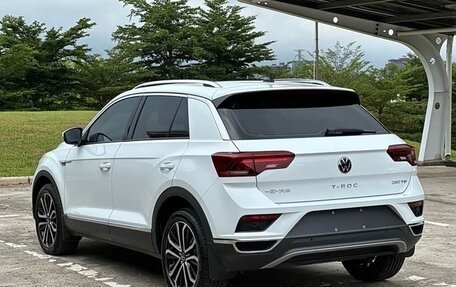 Volkswagen T-Roc I, 2023 год, 1 570 000 рублей, 6 фотография