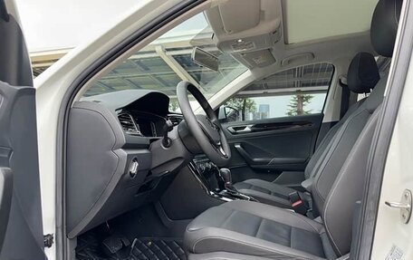 Volkswagen T-Roc I, 2023 год, 1 570 000 рублей, 9 фотография