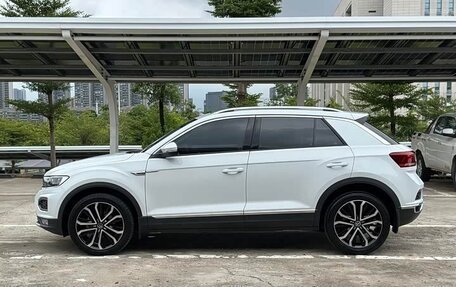Volkswagen T-Roc I, 2023 год, 1 570 000 рублей, 7 фотография
