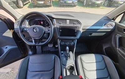 Volkswagen Tiguan II, 2018 год, 1 890 000 рублей, 1 фотография