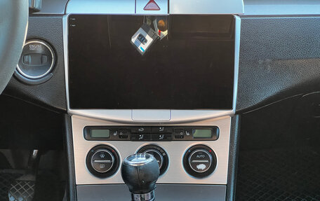 Volkswagen Passat B6, 2006 год, 20 фотография