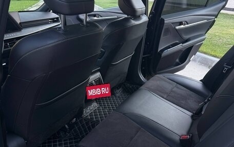 Toyota Camry, 2024 год, 3 950 000 рублей, 2 фотография
