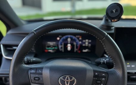Toyota Camry, 2024 год, 3 950 000 рублей, 5 фотография