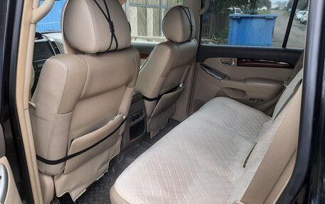 Toyota Land Cruiser Prado 120 рестайлинг, 2005 год, 2 200 000 рублей, 9 фотография