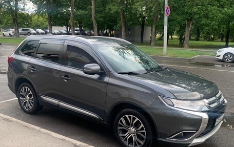 Mitsubishi Outlander III рестайлинг 3, 2018 год, 2 490 000 рублей, 6 фотография
