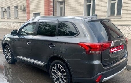Mitsubishi Outlander III рестайлинг 3, 2018 год, 2 490 000 рублей, 3 фотография