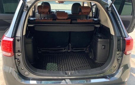 Mitsubishi Outlander III рестайлинг 3, 2018 год, 2 490 000 рублей, 17 фотография