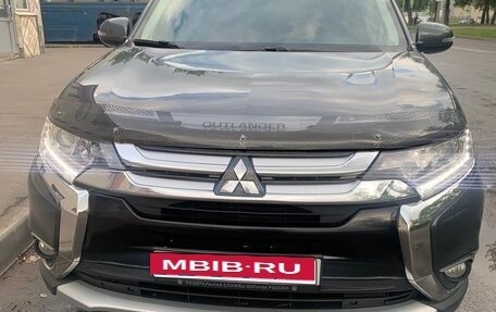 Mitsubishi Outlander III рестайлинг 3, 2018 год, 2 490 000 рублей, 7 фотография