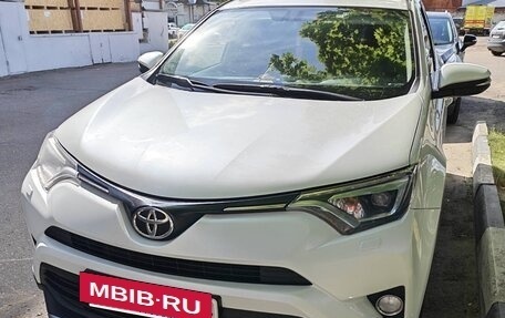 Toyota RAV4, 2019 год, 2 050 000 рублей, 3 фотография