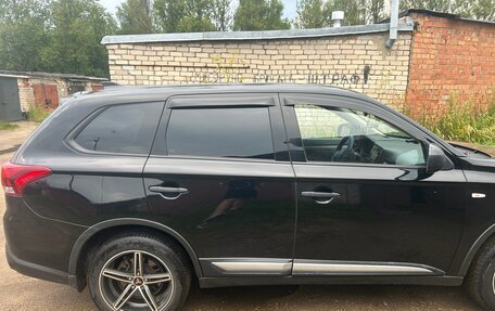 Mitsubishi Outlander III рестайлинг 3, 2017 год, 1 600 000 рублей, 8 фотография