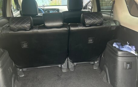 Mitsubishi Outlander III рестайлинг 3, 2017 год, 1 600 000 рублей, 22 фотография