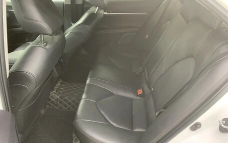 Toyota Camry, 2019 год, 2 750 000 рублей, 8 фотография