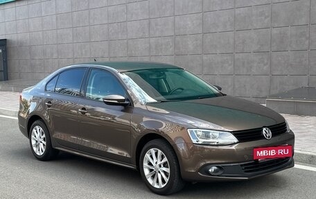 Volkswagen Jetta VI, 2012 год, 1 265 000 рублей, 2 фотография