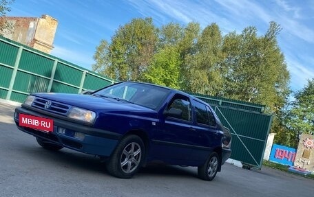 Volkswagen Vento, 1993 год, 160 000 рублей, 3 фотография