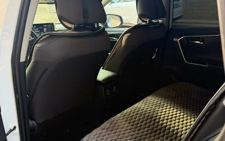 Toyota RAV4, 2021 год, 3 250 000 рублей, 7 фотография