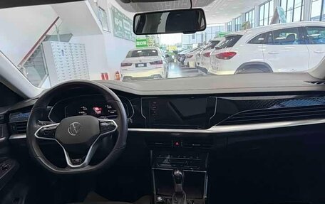 Volkswagen Passat B8 рестайлинг, 2022 год, 2 170 000 рублей, 12 фотография