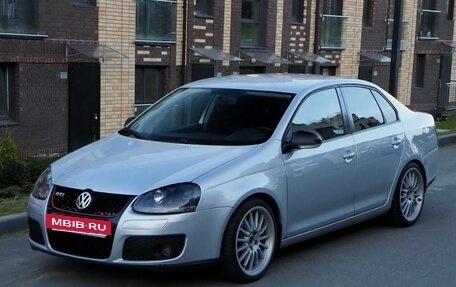 Volkswagen Jetta VI, 2010 год, 800 000 рублей, 2 фотография