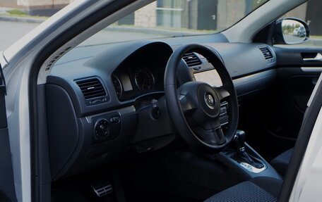 Volkswagen Jetta VI, 2010 год, 800 000 рублей, 8 фотография