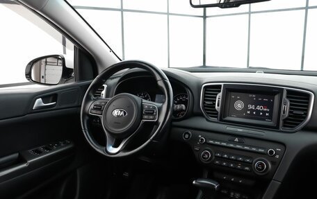 KIA Sportage IV рестайлинг, 2018 год, 2 369 000 рублей, 12 фотография
