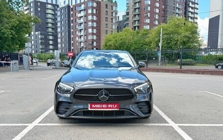 Mercedes-Benz E-Класс, 2022 год, 5 500 000 рублей, 2 фотография