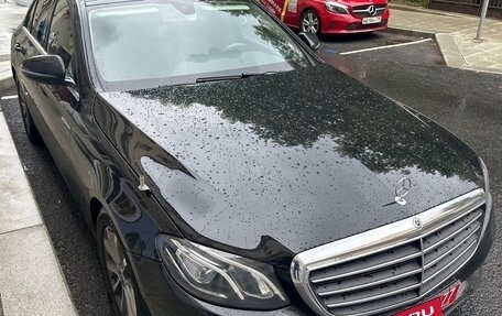 Mercedes-Benz E-Класс, 2019 год, 1 850 000 рублей, 2 фотография