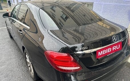 Mercedes-Benz E-Класс, 2019 год, 1 850 000 рублей, 6 фотография