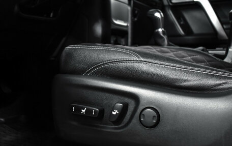 Toyota Land Cruiser Prado 150 рестайлинг 2, 2019 год, 4 502 000 рублей, 11 фотография