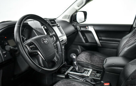 Toyota Land Cruiser Prado 150 рестайлинг 2, 2019 год, 4 502 000 рублей, 9 фотография