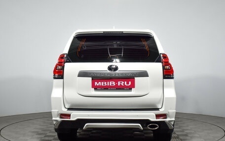 Toyota Land Cruiser Prado 150 рестайлинг 2, 2019 год, 4 502 000 рублей, 6 фотография