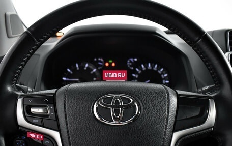 Toyota Land Cruiser Prado 150 рестайлинг 2, 2019 год, 4 502 000 рублей, 18 фотография
