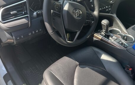 Toyota Camry, 2020 год, 3 130 000 рублей, 2 фотография