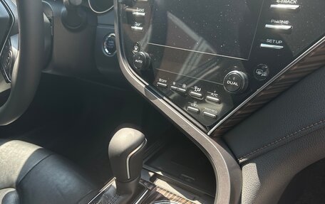 Toyota Camry, 2020 год, 3 130 000 рублей, 11 фотография