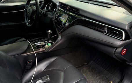 Toyota Camry, 2019 год, 2 700 000 рублей, 6 фотография
