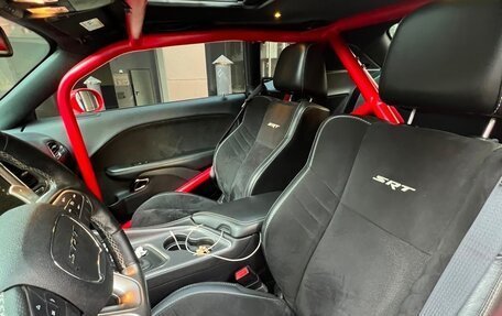 Dodge Challenger III рестайлинг 2, 2016 год, 6 000 000 рублей, 5 фотография