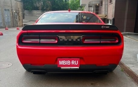 Dodge Challenger III рестайлинг 2, 2016 год, 6 000 000 рублей, 2 фотография