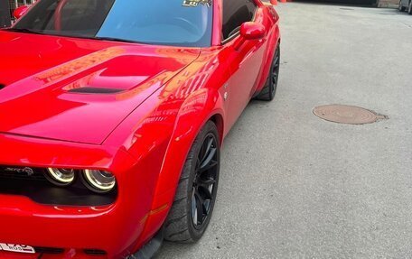 Dodge Challenger III рестайлинг 2, 2016 год, 6 000 000 рублей, 9 фотография