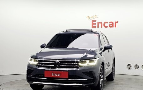 Volkswagen Tiguan II, 2024 год, 3 750 000 рублей, 3 фотография