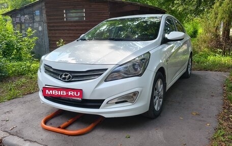 Hyundai Solaris II рестайлинг, 2016 год, 1 100 000 рублей, 2 фотография