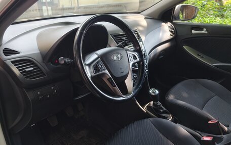 Hyundai Solaris II рестайлинг, 2016 год, 1 100 000 рублей, 13 фотография