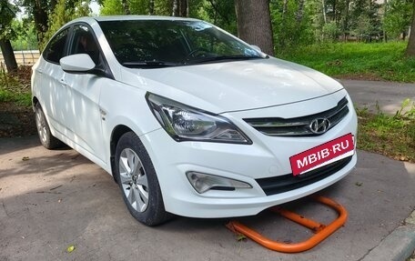 Hyundai Solaris II рестайлинг, 2016 год, 1 100 000 рублей, 3 фотография