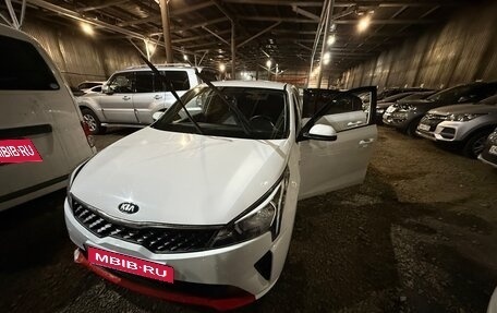 KIA Rio IV, 2021 год, 1 450 000 рублей, 1 фотография