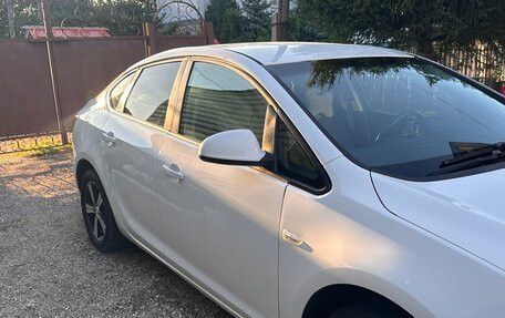 Opel Astra J, 2013 год, 615 000 рублей, 3 фотография