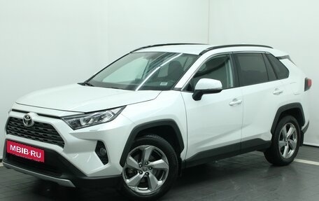 Toyota RAV4, 2020 год, 3 745 000 рублей, 2 фотография
